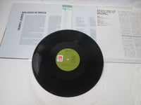 Load image into Gallery viewer, Quincy Jones ‎Walking In Space C25Y 3803 with OBI Japan LP Vinyl
