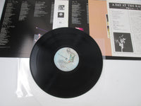 Load image into Gallery viewer, Queen A Day At The Races elektra P-6554E with OBI Japan LP Vinyl
