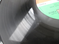 Load image into Gallery viewer, ALLMAN BROTHERS BAND AT FILLMORE EAST P-5016,7A No OBI Japan LP Vinyl
