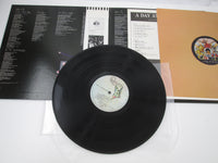 Load image into Gallery viewer, QUEEN A DAY AT THE RACES ELEKTRA P-10300E with OBI Japan LP Vinyl
