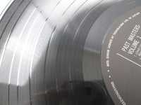 Load image into Gallery viewer, The Beatles Past Masters Volumes One &amp; Two RP22-5601,2 with OBI Japan LP Vinyl
